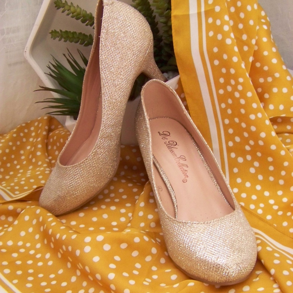De Blossom Collection "Bertha" Pump Kitten Heel